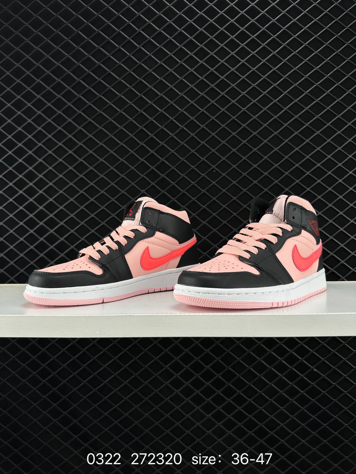 Nike Air Jordan 1 Retro High OG”Black/White“